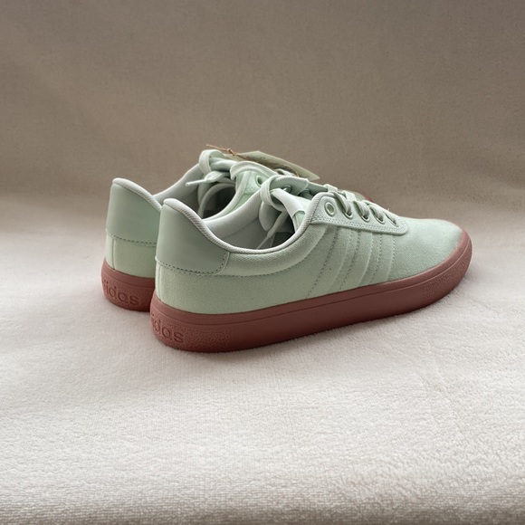 ADIDAS VULCRAID3R Skateboard Shoes Women’s Size 8 - New w/Tags and Original Box - Picture 3 of 10